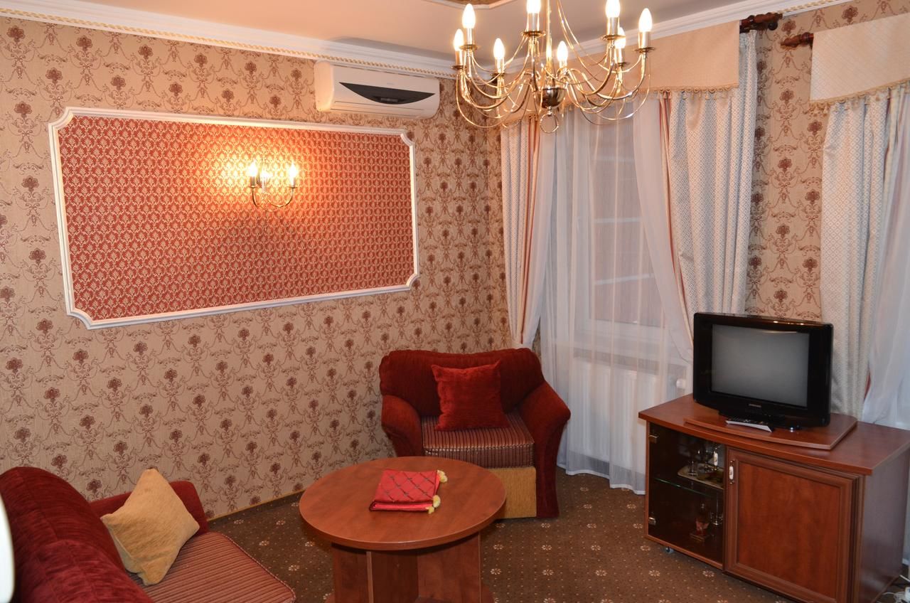 Отель Hotel Serpanok Tyachiv-13