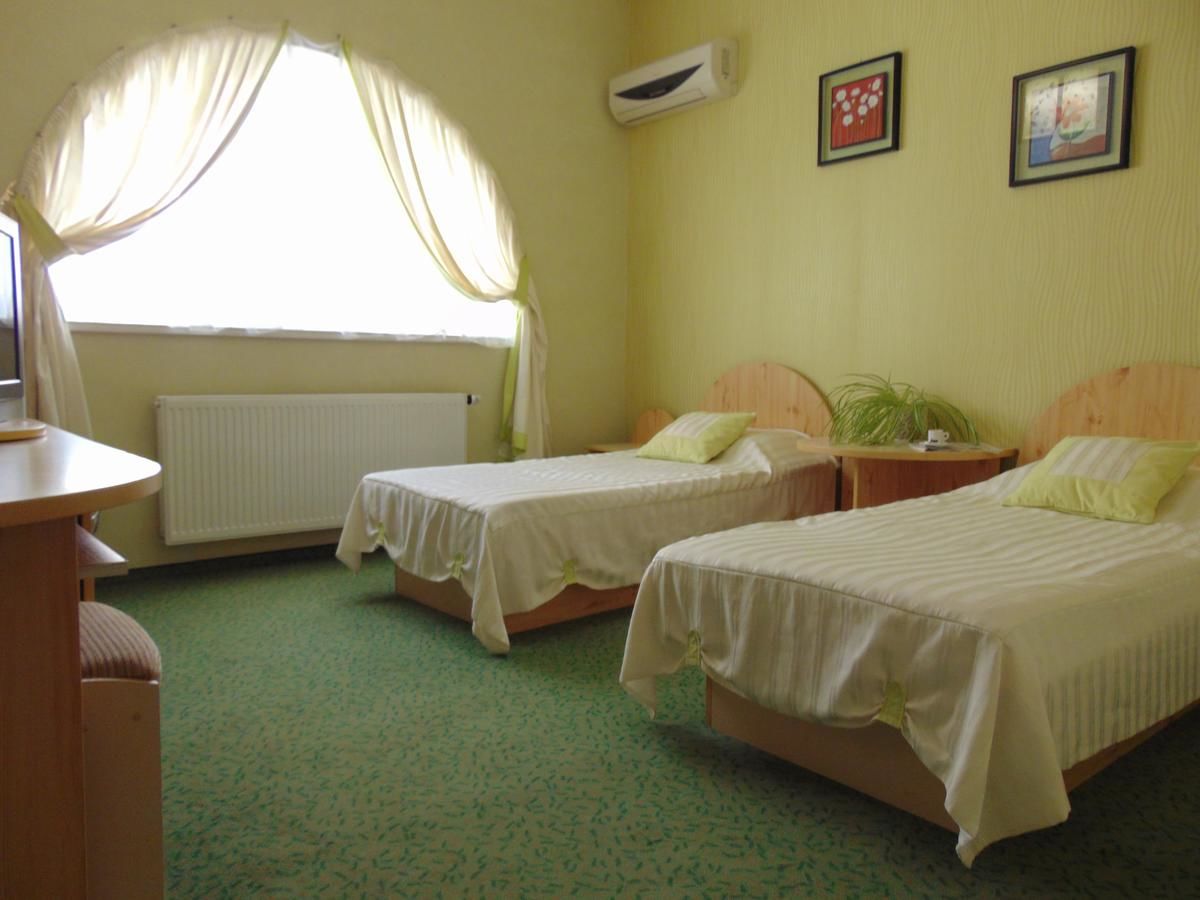 Отель Hotel Serpanok Tyachiv