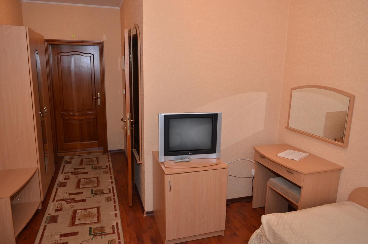 Отель Hotel Serpanok Tyachiv