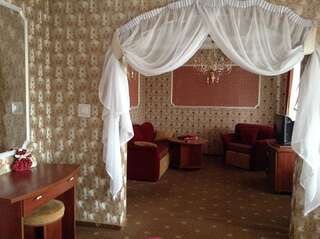 Отель Hotel Serpanok Tyachiv Люкс-2